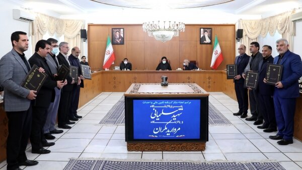 حیرت کاربران از حرکت خارج عُرفِ رئیسی حیرت کاربران از حرکت خارج عُرفِ رئیسی