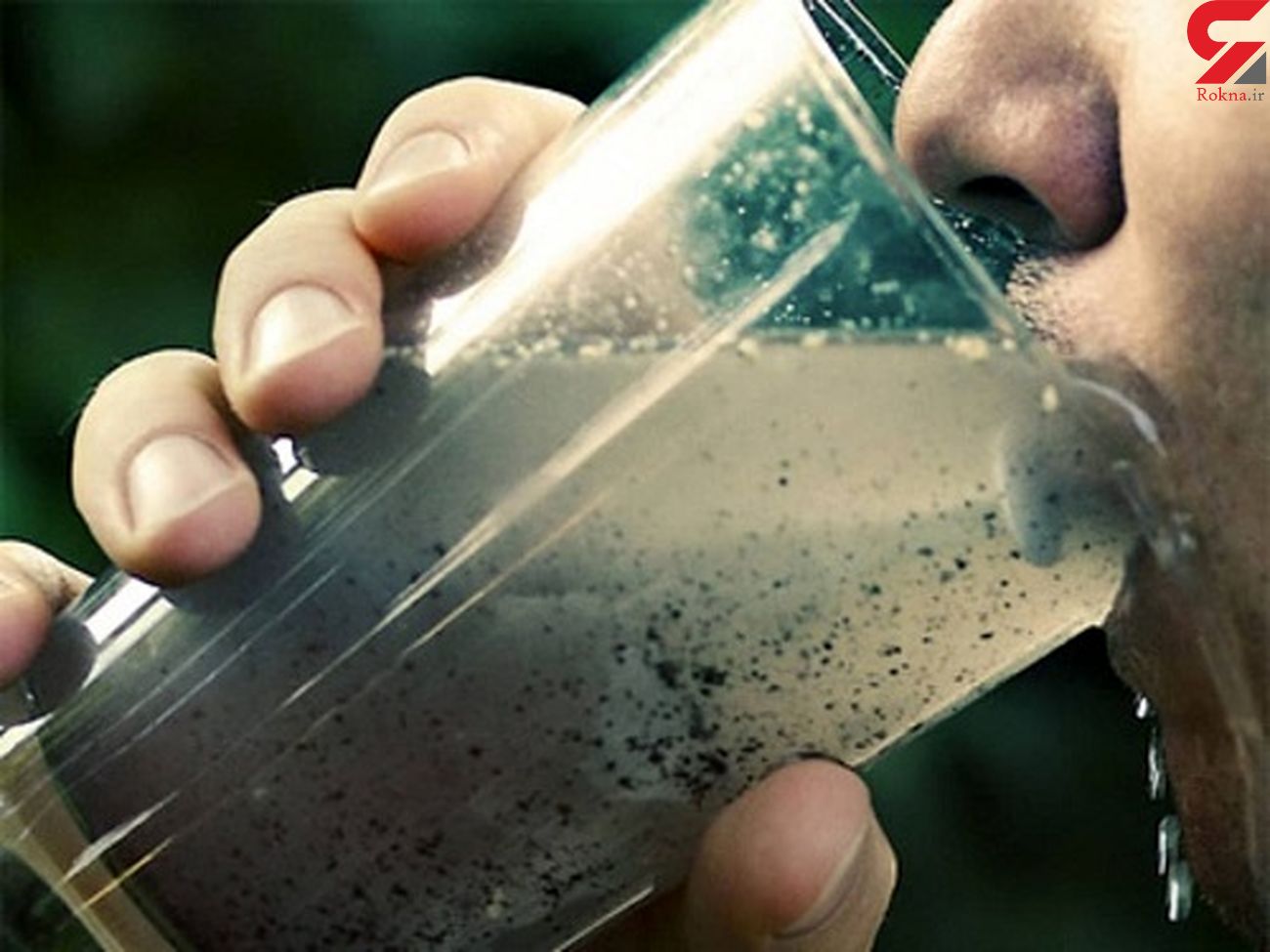 مصرف آب آلوده کارگران مهریزی را به بیمارستان کشاند/ عامل مسمومیت چه بود؟