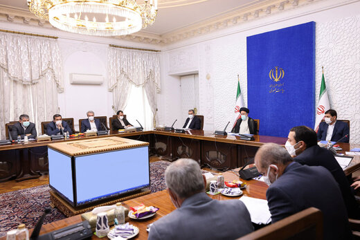 روزنامه همشهری: یکی از ضعفهای دولت رئیسی چیدمان مدیران است/ استفاده از مدیرانی که یکسان می اندیشند،سیاستگذاریها را نامطلوب نشان می دهد روزنامه همشهری: یکی از ضعفهای دولت رئیسی چیدمان مدیران است/ استفاده از مدیرانی که یکسان می اندیشند،سیاستگذاریها را نامطلوب نشان می دهد