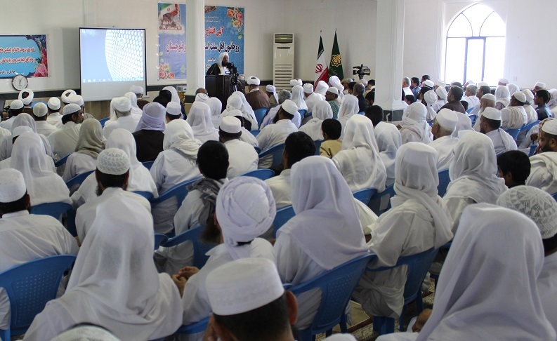 پلیس: متهم به قتل دو نفر در حوزه علمیه اهل تسنن ایرانشهر دستگیر شد / او انگیزه خود را اختلافات خانوادگی اعلام کرد