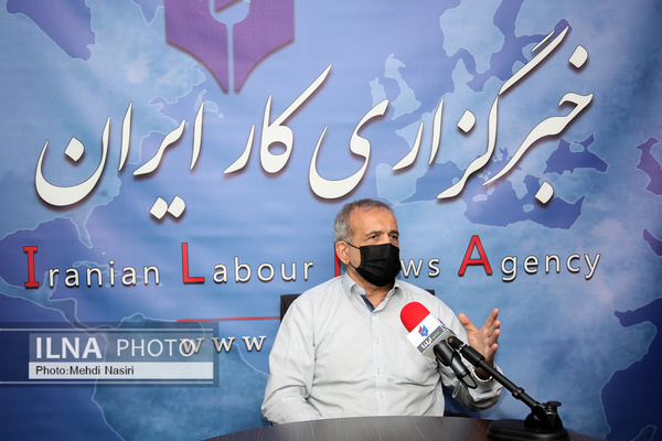 توهین طرفین به یکدیگر جایی برای گفت‌وگو باقی نمی‌گذارد/ به قدری فضا را بستیم که مشکلات به صورت انفجاری خود را نشان داده است/مراقب باشیم کار به هرج و مرج کشیده نشود