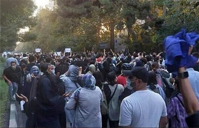 شکاف میان مردم در روزهای اعتراض! شکاف میان مردم در روزهای اعتراض!