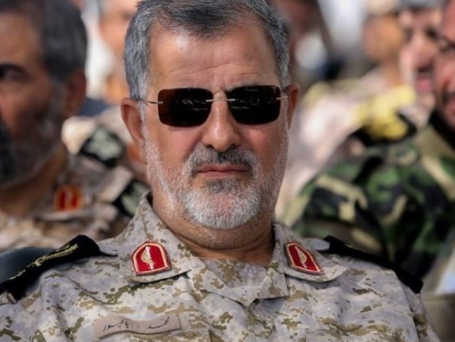 فرمانده نیروی زمینی سپاه: بنا نداریم حتی خانوادههای تروریستها دچار آسیب شوند / هم اکنون اعلام میکنیم که ما نمیدانیم مناطقی که تروریستها در کردستان عراق حضور دارند خانوادهای مستقر هست یا خیر؛ ما بالاخره برای امنیت خودمان اینها را هدف قرار میدهیم فرمانده نیروی زمینی سپاه: بنا نداریم حتی خانوادههای تروریستها دچار آسیب شوند / هم اکنون اعلام میکنیم که ما نمیدانیم مناطقی که تروریستها در کردستان عراق حضور دارند خانوادهای مستقر هست یا خیر؛ ما بالاخره برای امنیت خودمان اینها را هدف قرار میدهیم