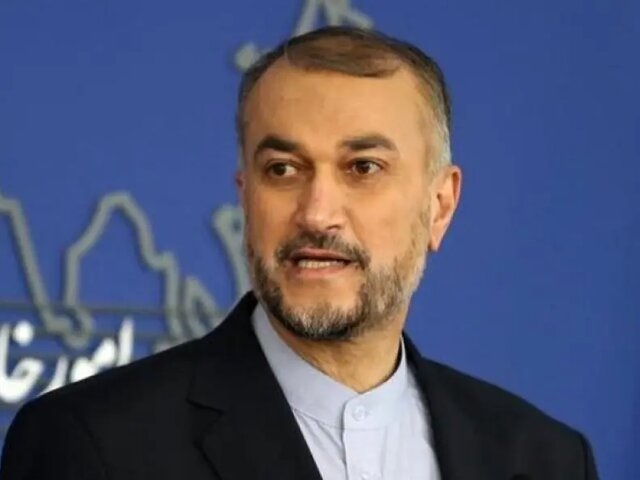 امیرعبداللهیان: آخرین تبادل پیام ما با آمریکا در کمتر از ۷۲ ساعت گذشته بوده / از طریق برخی وزرای خارجه پیام دادهاند که برای مذاکرات عجله دارند / راب مالی ریاکارانه میگوید مذاکرات در اولویت ما نیست؛ به تحریکاتی که میخواهند نسبت به کف خیابان داشته باشند، اشاره میکند امیرعبداللهیان: آخرین تبادل پیام ما با آمریکا در کمتر از ۷۲ ساعت گذشته بوده / از طریق برخی وزرای خارجه پیام دادهاند که برای مذاکرات عجله دارند / راب مالی ریاکارانه میگوید مذاکرات در اولویت ما نیست؛ به تحریکاتی که میخواهند نسبت به کف خیابان داشته باشند، اشاره میکند