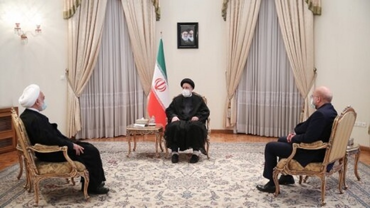 رئیسی یک گام عقبتر از اژهای و قالیباف رئیسی یک گام عقبتر از اژهای و قالیباف