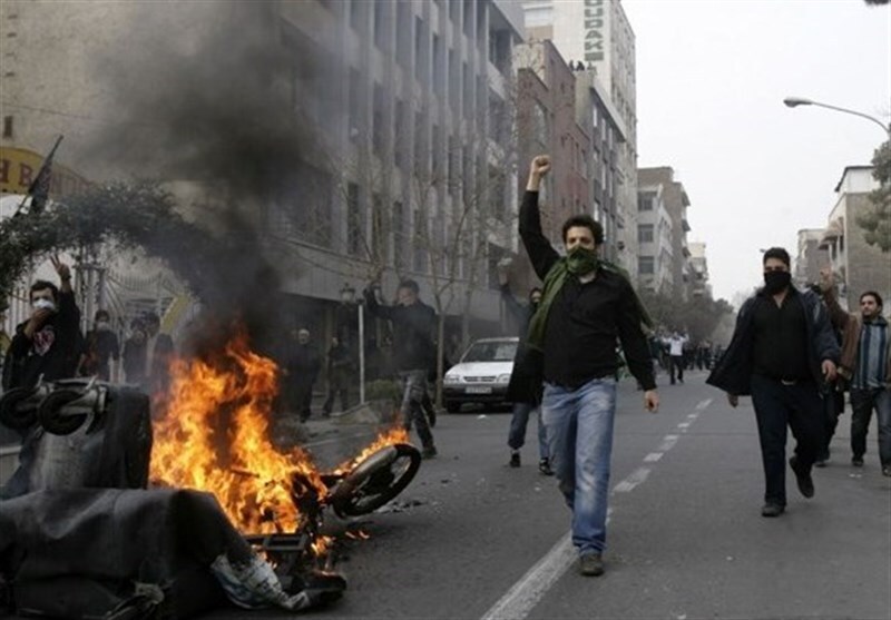 تسنیم: روز جمعه فراخوانی برای حضور در مقابل یک رستوران که محل کار تسنیم: روز جمعه فراخوانی برای حضور در مقابل یک رستوران که محل کار