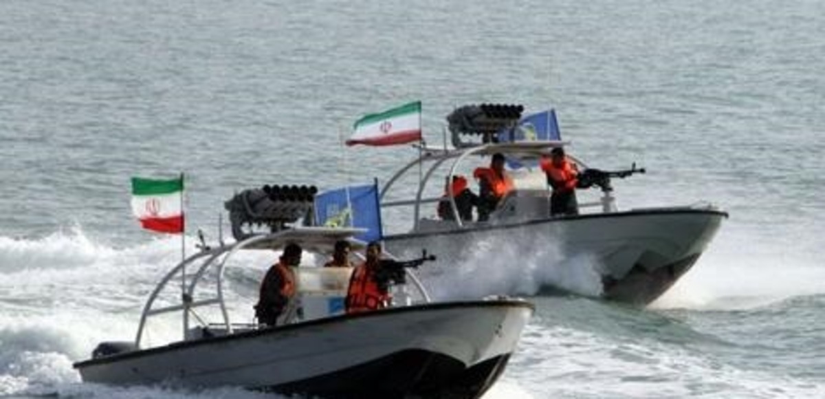 ادعای سنتکام درباره مزاحمت شناورهای سپاه برای کشتیهای آمریکایی ادعای سنتکام درباره مزاحمت شناورهای سپاه برای کشتیهای آمریکایی