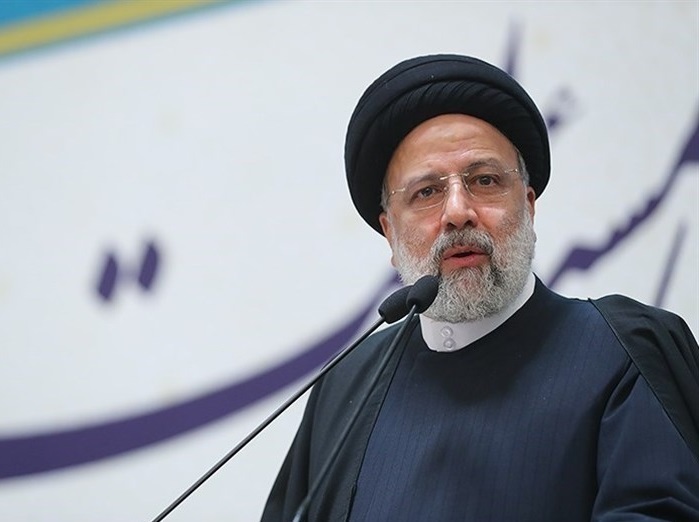 رئیسی در دانشگاه تهران: در کردستان یک آقایی شکلاتی به من داد، چه کردند با این بیچاره / میگویند دیکتاتوری، شما این موضوع را ببینید، کی دیکتاتور است؟ رئیسی در دانشگاه تهران: در کردستان یک آقایی شکلاتی به من داد، چه کردند با این بیچاره / میگویند دیکتاتوری، شما این موضوع را ببینید، کی دیکتاتور است؟