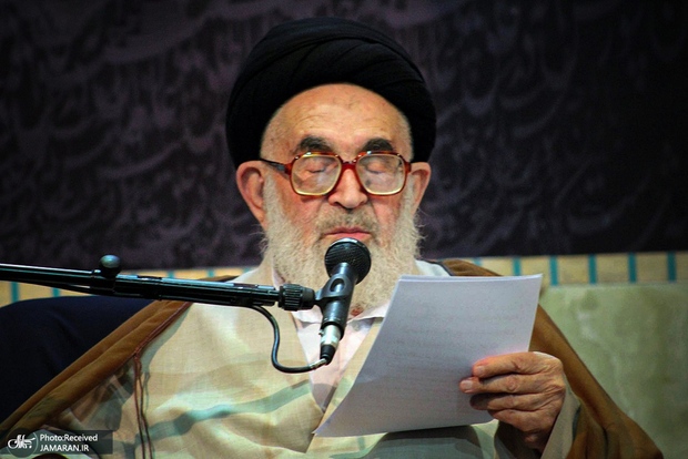 آیتالله دستغیب: حکم محاربی که کسی را نکشته، فقط «تبعید» است/ اعتراف تحتفشار در نظام قضایی اسلام، بیارزش است + تصویر استفتاء آیتالله دستغیب: حکم محاربی که کسی را نکشته، فقط «تبعید» است/ اعتراف تحتفشار در نظام قضایی اسلام، بیارزش است + تصویر استفتاء