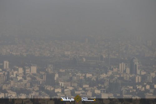 روزنامه اطلاعات: ۳۵ میلیون نفر به جای هوا، سم تنفس می‌کنند و دولت هم ابراز تأسف می‌کند!