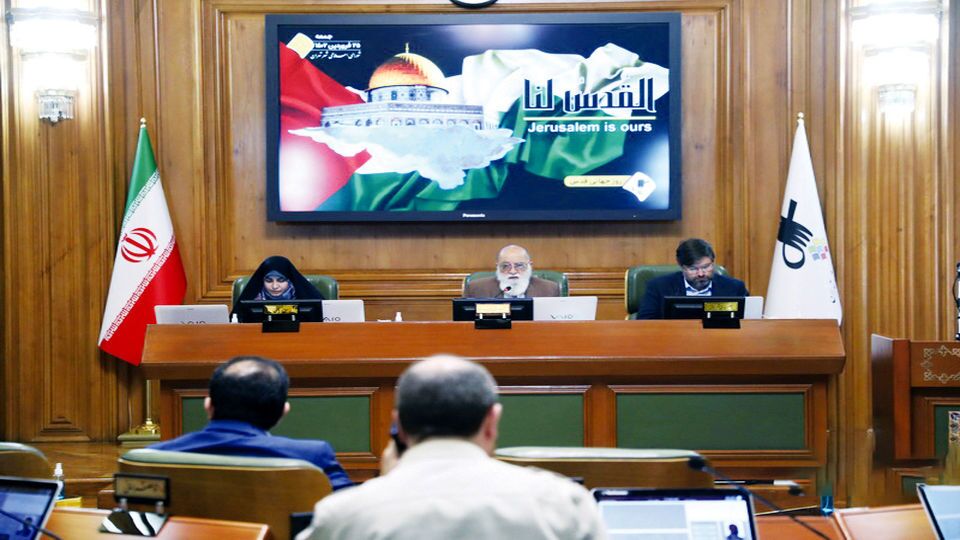 توقف سوتزنی در ایستگاه شورا توقف سوتزنی در ایستگاه شورا