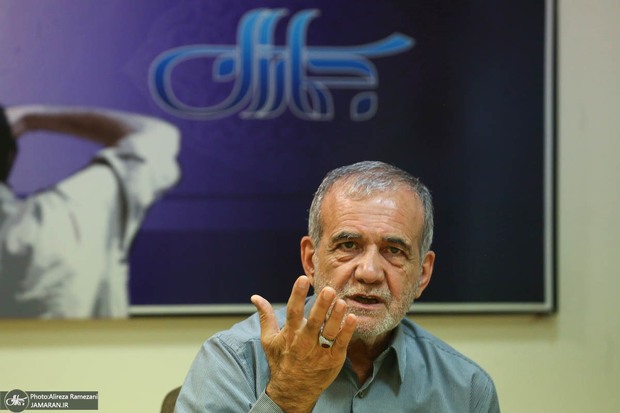 مسعود پزشکیان: برخی تریبون‌ها ضد سیاست‌ رهبری هستند/ آنچه مردم «می‌بینند» درست است، نه آنچه «می‌شنوند»/ برای اینکه جای افراد را بگیرند انگ ضد نظام و رهبری می‌زنند