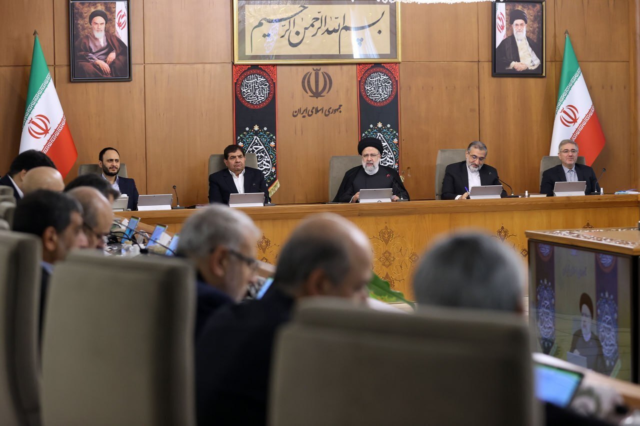 انتقاد مقام ارشد سازمان برنامه از مجلس: کسری بودجه تحمیل شده را چگونه جبران کنیم؟ افزایش قیمت بنزین و مالیات یا جهش ارز؟ انتقاد مقام ارشد سازمان برنامه از مجلس: کسری بودجه تحمیل شده را چگونه جبران کنیم؟ افزایش قیمت بنزین و مالیات یا جهش ارز؟