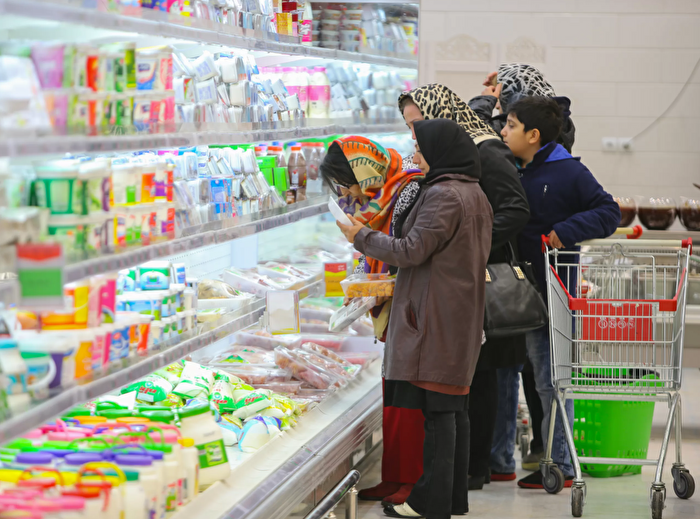 چرا بار سنگین تورم بر دوش دهک‌های آسیب پذیر افتاده است؟