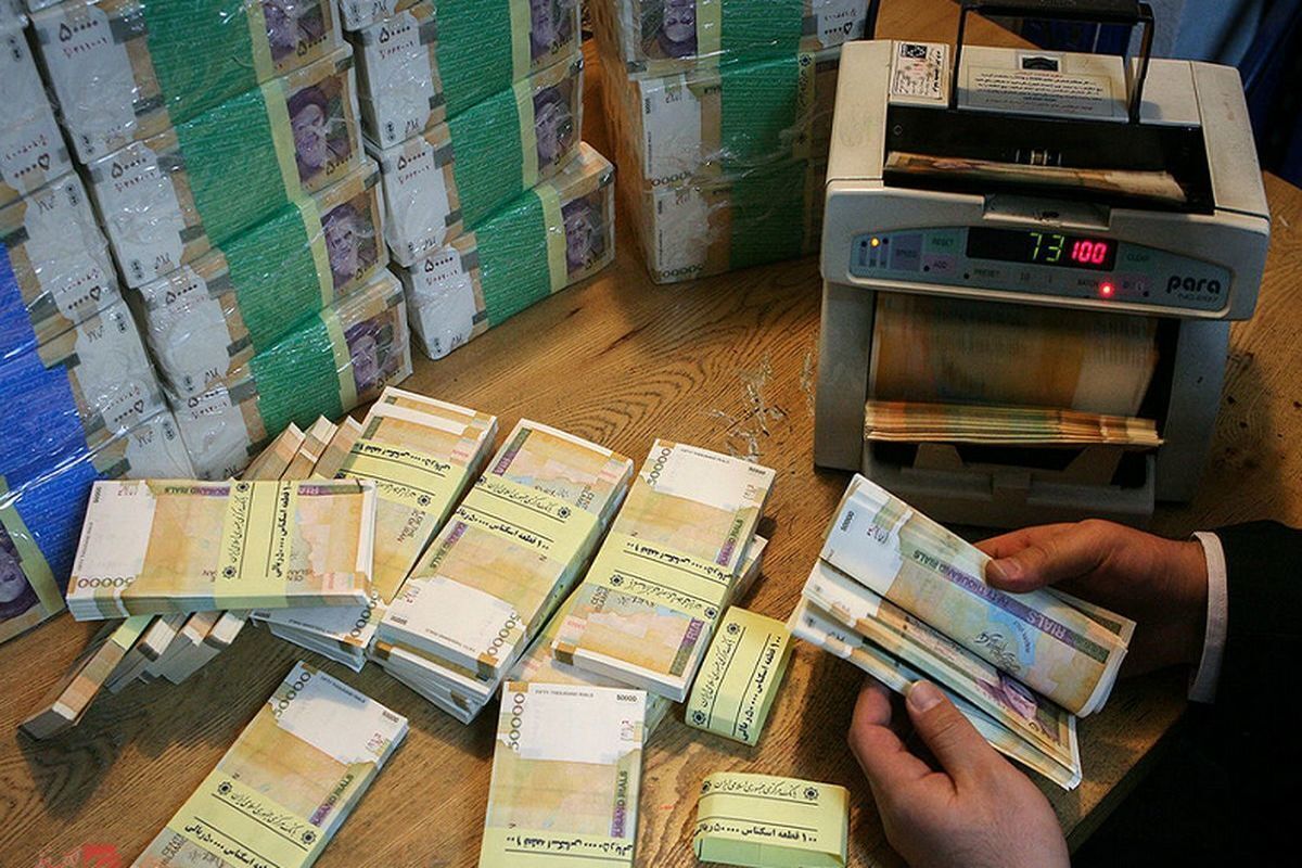 چرا دولت هزینههای غیرضروری را حذف نمیکند؟ / مسئولان باید در شرایط قشر ضعیف جامعه قرار بگیرند چرا دولت هزینههای غیرضروری را حذف نمیکند؟ / مسئولان باید در شرایط قشر ضعیف جامعه قرار بگیرند