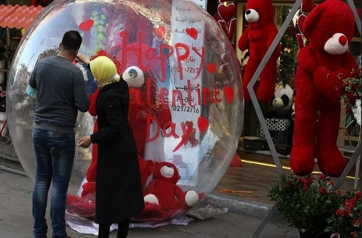 قیمت خرس ولنتاین به ۲۰ میلیون تومان رسید/ تورم ۶۰ درصدی در بازار ولنتاین