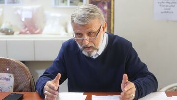 انتقام جبهه پایداری و غلامرضا از قالیباف به روایت رئوفیان /نانِ خالص سازان در تنور مشارکت پایین تر مردم پخته میشود انتقام جبهه پایداری و غلامرضا از قالیباف به روایت رئوفیان /نانِ خالص سازان در تنور مشارکت پایین تر مردم پخته میشود