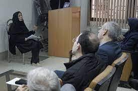 ویدئو جالب و فراگیر از یک دانشجوی زن ۸۱ ساله ویدئو جالب و فراگیر از یک دانشجوی زن ۸۱ ساله