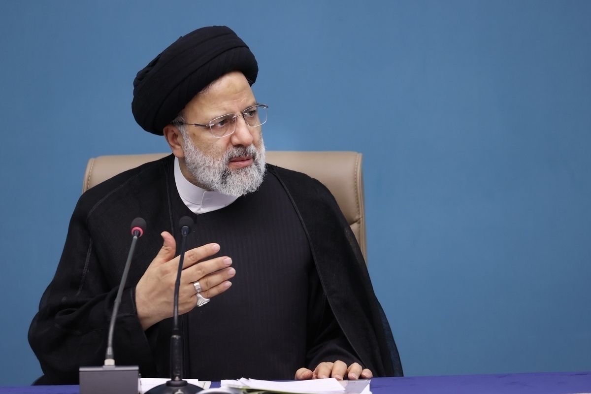 آقای رئیسی! قربان صدقه رفتن، شما را باور کنیم یا لحن تند وزیر کشورتان را؟ آقای رئیسی! قربان صدقه رفتن، شما را باور کنیم یا لحن تند وزیر کشورتان را؟