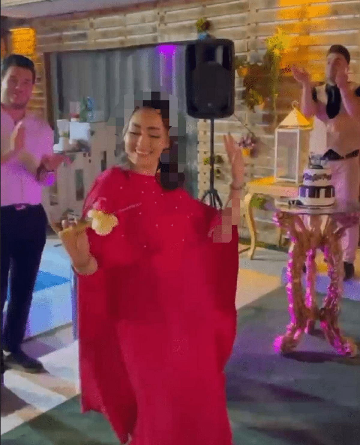 دلبری الهام حمیدی از مردان با این شیوه/عکس دلبری الهام حمیدی از مردان با این شیوه/عکس