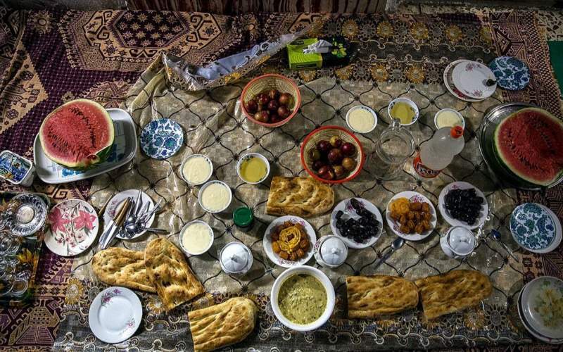 آثار جراحی اقتصادی رئیسی در سفره مردم آثار جراحی اقتصادی رئیسی در سفره مردم