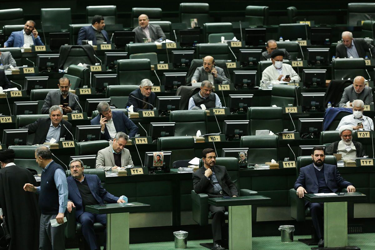 مجلس با دوفوریت لایحه تسهیل در واردات خودرو موافقت کرد مجلس با دوفوریت لایحه تسهیل در واردات خودرو موافقت کرد