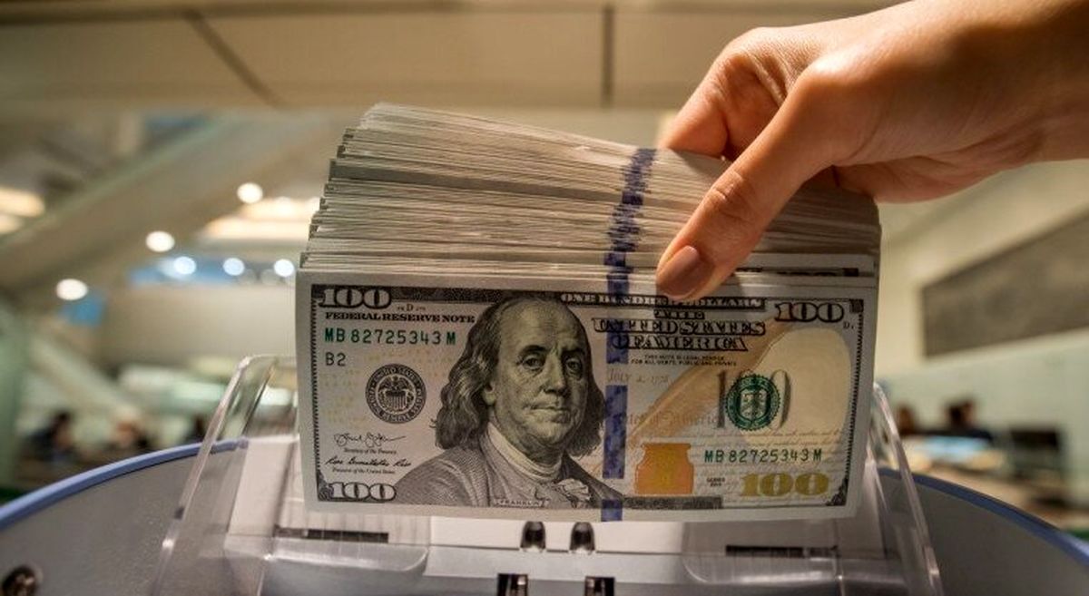 افزایش قیمت دلار با تورم فعلی، تکرار میشود/ احتمال صعود دلار به قُله ۷۰ هزار تومان افزایش قیمت دلار با تورم فعلی، تکرار میشود/ احتمال صعود دلار به قُله ۷۰ هزار تومان