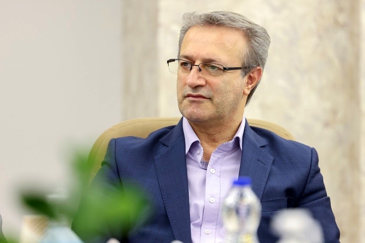 هشدار نماینده مجلس به کمبود دارو طی ماههای آینده/ چرا بعد از 60 سال همچنان شربت سرماخوردگی وارد می کنیم!/ مسیر تولید و توزیع دارو شفاف شود هشدار نماینده مجلس به کمبود دارو طی ماههای آینده/ چرا بعد از 60 سال همچنان شربت سرماخوردگی وارد می کنیم!/ مسیر تولید و توزیع دارو شفاف شود