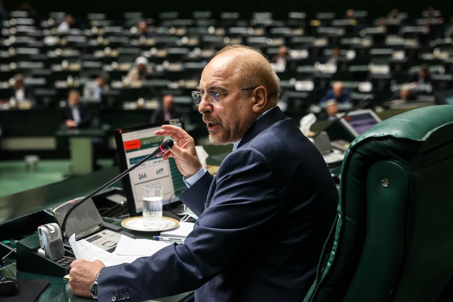 صندلی ریاست؛ زمین اختلاف فراکسیونها صندلی ریاست؛ زمین اختلاف فراکسیونها