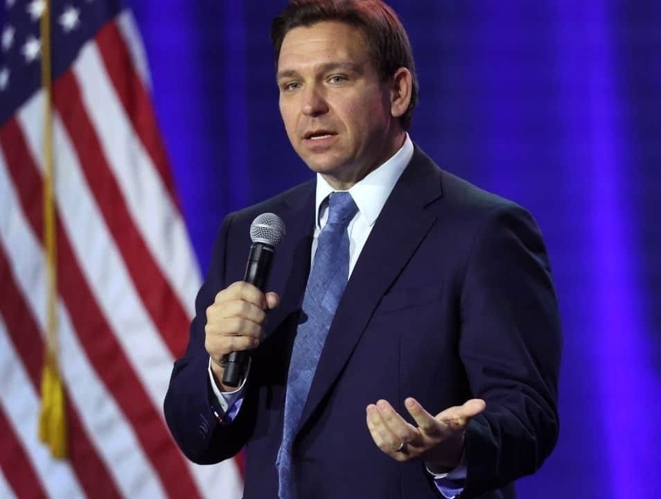 رقیب جمهوری خواه ترامپ آمد/ ران دسانتیس، فرماندار فلوریدا رسما وارد رقابت‌های انتخاباتی ۲۰۲۴ آمریکا شد