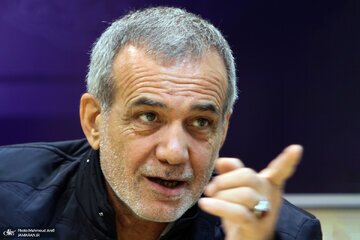 پزشکیان: ورود حاکمیت به بحث حجاب چالشها را افزایش میدهد/ گفتن چگونه لباس «بپوش یا نپوش» دخالت در اختیارات شخصی افراد است پزشکیان: ورود حاکمیت به بحث حجاب چالشها را افزایش میدهد/ گفتن چگونه لباس «بپوش یا نپوش» دخالت در اختیارات شخصی افراد است