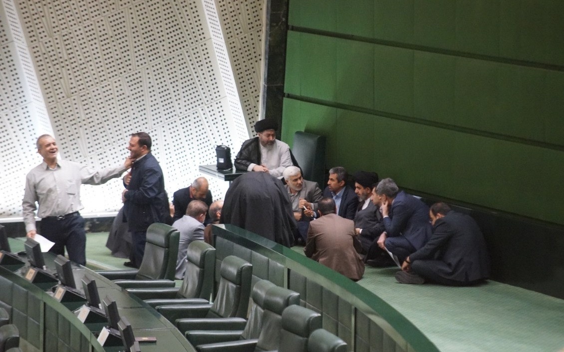 ماجرای حقوق ۱۰۰ میلیون تومانی نمایندگان مجلس ماجرای حقوق ۱۰۰ میلیون تومانی نمایندگان مجلس