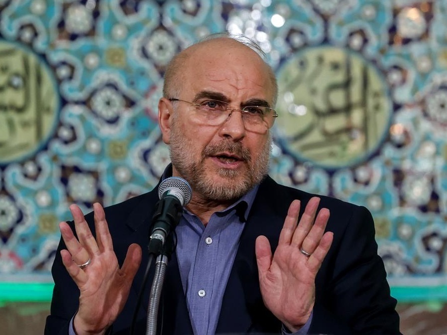 قالیباف: امیدواریم لایحه حجاب ظرف دو ماه آینده به تصویب مجلس برسد / تعداد مواد قانونی این لایحه به ۶۰ ماده افزایش یافته / مجلس لایحه پیشنهادی اولیه را جوابگوی نیازهای جامعه نمیداند؛ به همین دلیل به صورت شبانه روزی روی این موضوع کار میکند قالیباف: امیدواریم لایحه حجاب ظرف دو ماه آینده به تصویب مجلس برسد / تعداد مواد قانونی این لایحه به ۶۰ ماده افزایش یافته / مجلس لایحه پیشنهادی اولیه را جوابگوی نیازهای جامعه نمیداند؛ به همین دلیل به صورت شبانه روزی روی این موضوع کار میکند