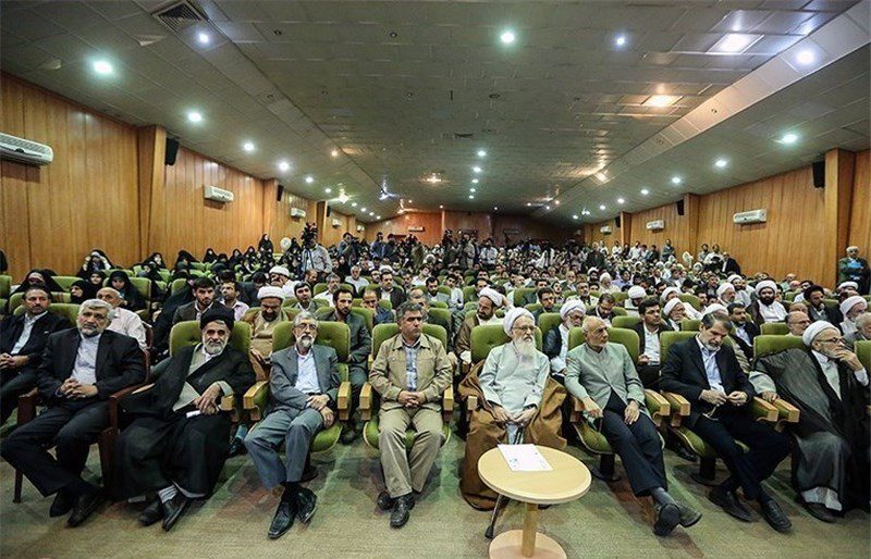 اختلاف اصولگرایان در فتح «بهارستان» اختلاف اصولگرایان در فتح «بهارستان»