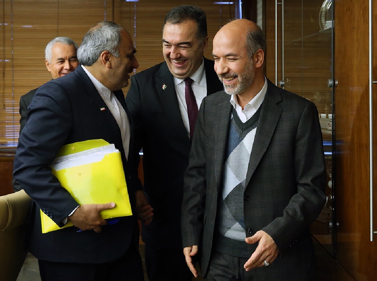 محرابیان چگونه وزارت نیرو را مدیریت میکند؟ محرابیان چگونه وزارت نیرو را مدیریت میکند؟