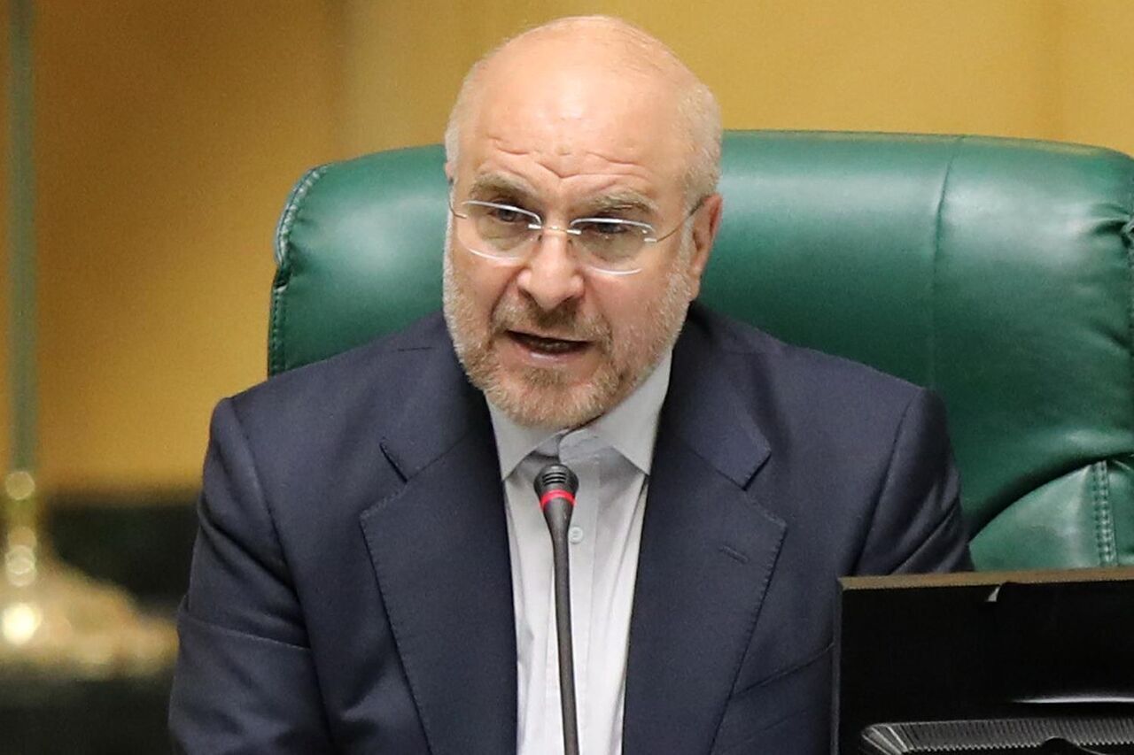 قالیباف: زمانی که دوفوریت لایحه حجاب به یک فوریت تبدیل شد، بچه حزب اللهیها همگی گفتند قالیباف با حجاب مخالف است؛ در صورتی که این کار برای بررسی دقیقتر و کارشناسیتر این لایحه بود قالیباف: زمانی که دوفوریت لایحه حجاب به یک فوریت تبدیل شد، بچه حزب اللهیها همگی گفتند قالیباف با حجاب مخالف است؛ در صورتی که این کار برای بررسی دقیقتر و کارشناسیتر این لایحه بود