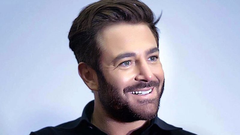 ذوقزدگی محمدرضا گلزار از تشویق تماشاچیان دختر! + ویدیو ذوقزدگی محمدرضا گلزار از تشویق تماشاچیان دختر! + ویدیو