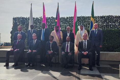 دبیر شورای عالی امنیت ملی : آمریکا با اینترنت و گوگل و توییتر و اینستاگرام بر حکمرانی کشورها اعمال نفوذ می‌کند/ فضای سایبری را مثل فضای فرکانسی فقط دولت‌ها باید مدیریت کنند