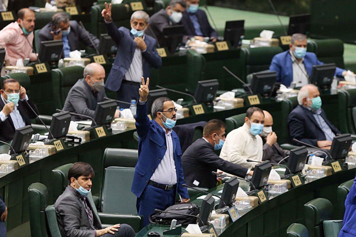 ماجرای تذکرهای مقام معظم رهبری به «بهارستان‌نشین‌ها»