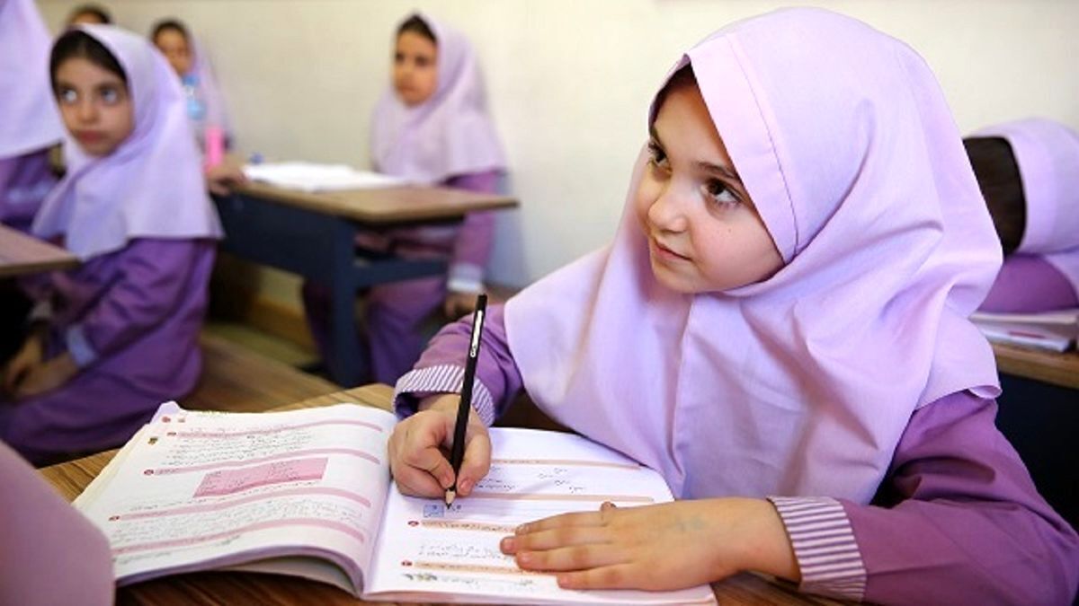 پر کردن یک کوله پشتی برای مدرسه چقدر خرج دارد؟ پر کردن یک کوله پشتی برای مدرسه چقدر خرج دارد؟