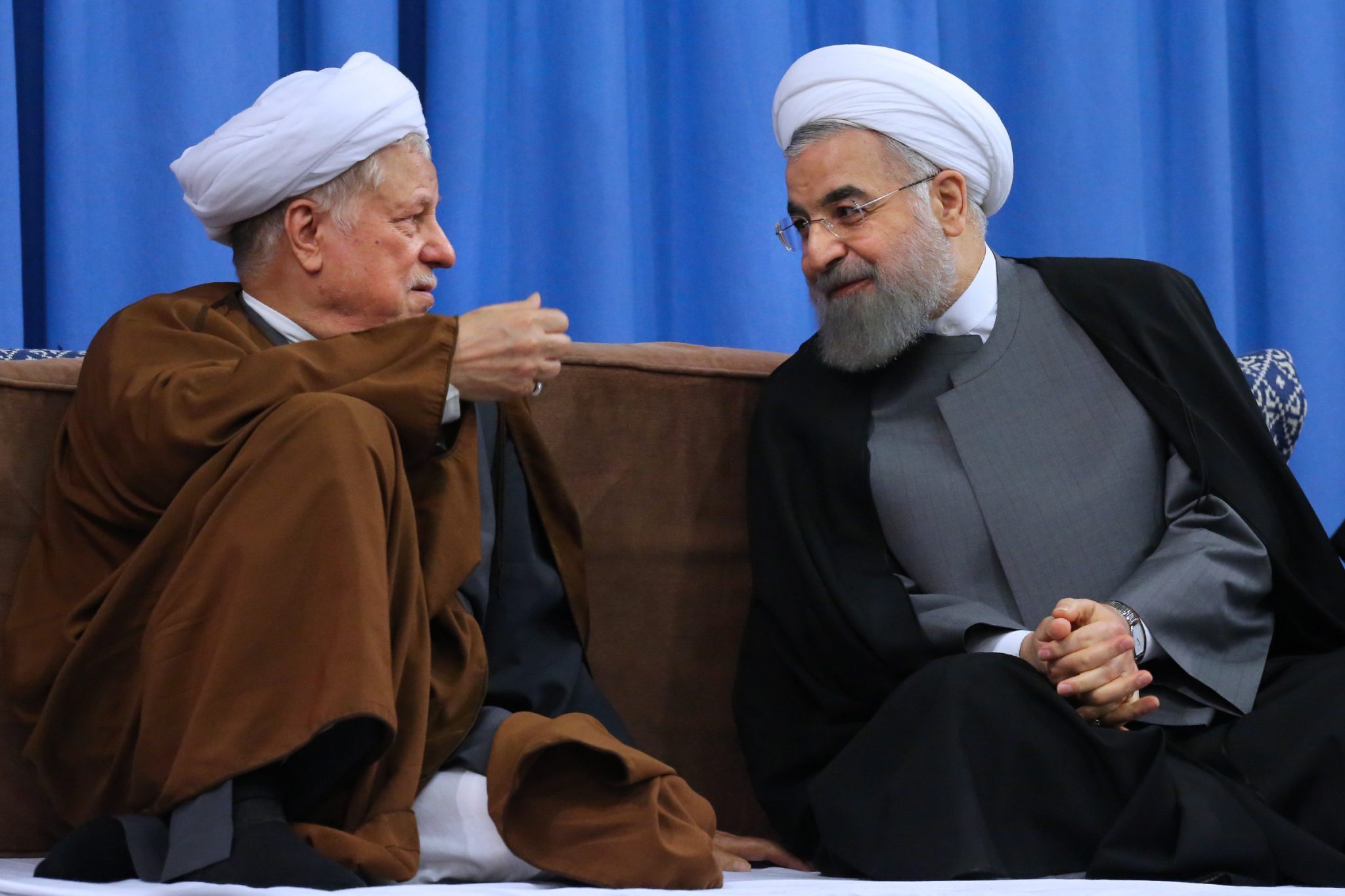 روحانی روی صندلی رفسنجانی مینشیند؟ روحانی روی صندلی رفسنجانی مینشیند؟