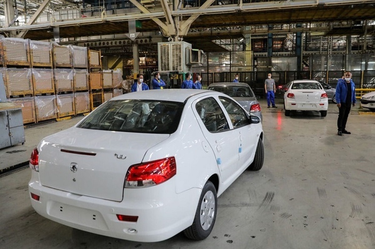 قیمت محصولات ایران خودرو امروز پنجشنبه ۹ شهریور ۱۴۰۲ / ریزش دوباره قیمت‌ها در بازار خودرو