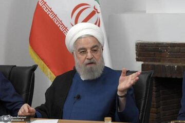 پاسخ دفتر حسن روحانی به روزنامه دولت: روحانی نه پیششرط برای بازگشت به برجام را پذیرفت و نه «دیدار نمایشی»/ ترامپ دهها بار درخواست ملاقات داشت پاسخ دفتر حسن روحانی به روزنامه دولت: روحانی نه پیششرط برای بازگشت به برجام را پذیرفت و نه «دیدار نمایشی»/ ترامپ دهها بار درخواست ملاقات داشت