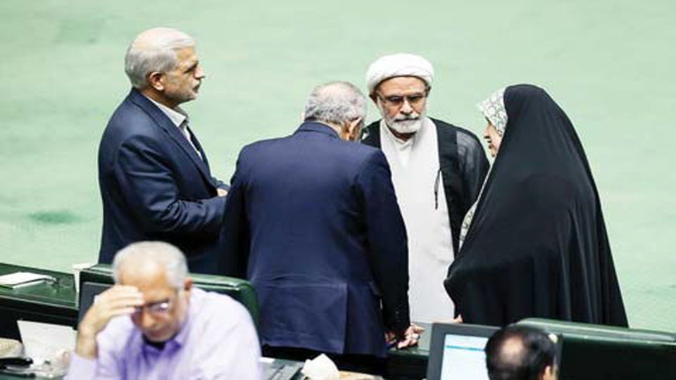 توپ شفافیت در زمین بهارستان توپ شفافیت در زمین بهارستان