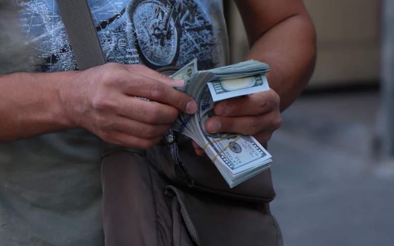 افزایش قیمت دلار چقدر واقعی است؟