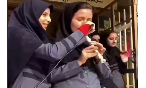 ویدیوی پربازدید از صبحگاه یک مدرسه دخترانه ویدیوی پربازدید از صبحگاه یک مدرسه دخترانه