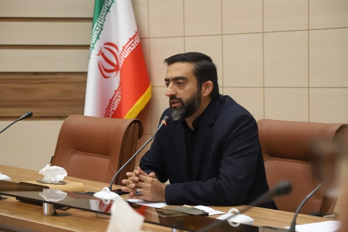 چرا رئیس دانشگاه شریف برکنار شد؟ چرا رئیس دانشگاه شریف برکنار شد؟