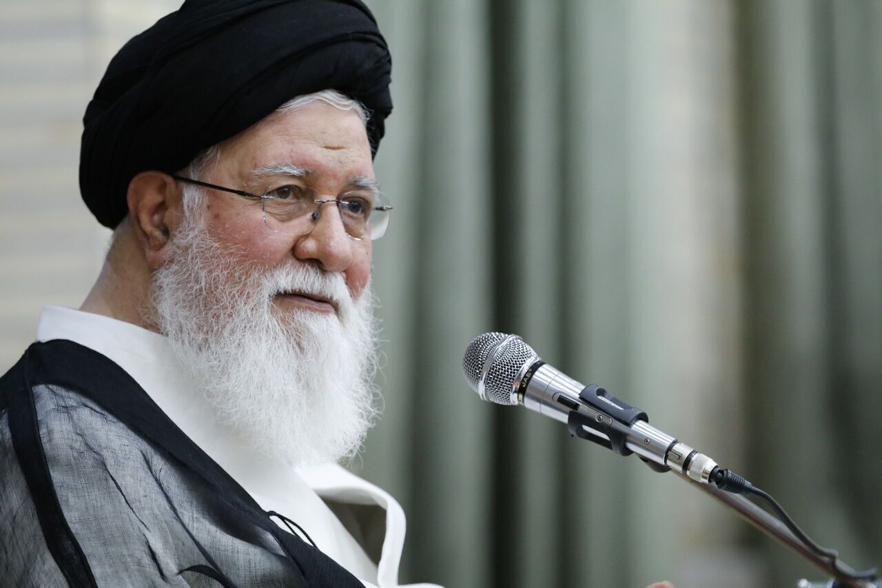 حملات تند علم الهدی به نخبگان: مهاجرت می کنند چون به دنبال درآمدهای آنچنانی و خودرو لوکس سوار شدن هستند /من چه امکاناتی دارم؟ حملات تند علم الهدی به نخبگان: مهاجرت می کنند چون به دنبال درآمدهای آنچنانی و خودرو لوکس سوار شدن هستند /من چه امکاناتی دارم؟