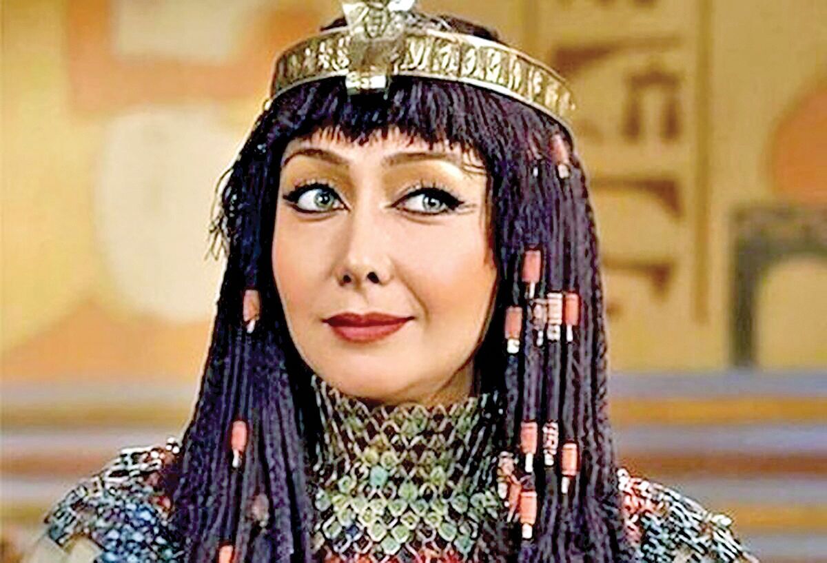 کتایون ریاحی کیست؟ کتایون ریاحی کیست؟