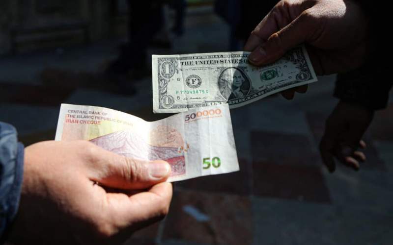 سرنوشت قیمت دلار در سال ۱۴۰۳